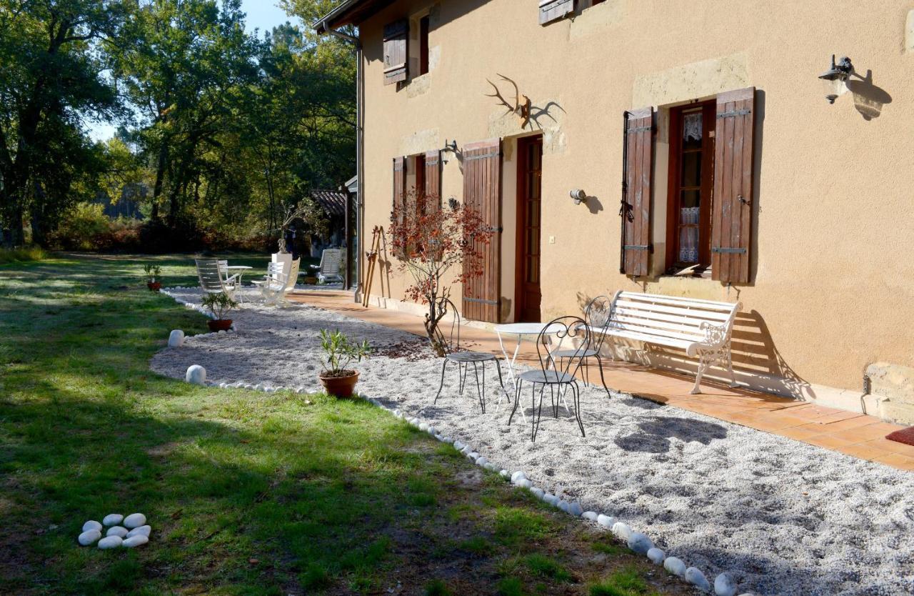 Bed and Breakfast L'Atelier Du Grison Callen Экстерьер фото